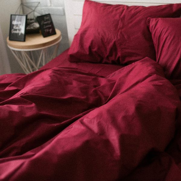 Комплект постельного белья бордовый из поплина